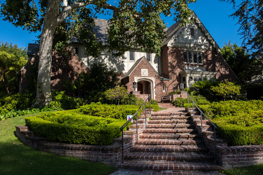 Look At The Stairs Of The House And Garden