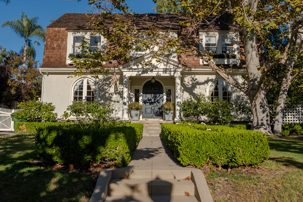 Take A Look At Dutch Colonial Revival House